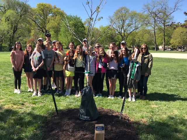 PV 2023 Arbor Day Event_Prairie Elementary Green Team with family