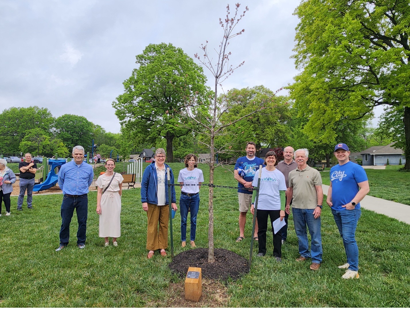 PV Arbor Day 2024_Wassmer Park_April 27, 2024_Laura Patton with Tree Board and Mayor